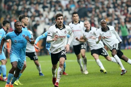 Türkiyə Superliqası: “Beşiktaş” komandası “Trabzonspor”la oyunda hesabı son dəqiqələrdə bərabərləşdirməyi bacarıb
