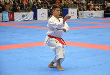 Karateçimiz Roman Heydərov Avropa çempionatının qızıl medalını qazanıb