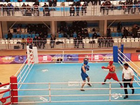 Gənc boksçular arasında Azərbaycan birinciliyi davam edir