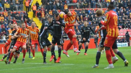 Türkiyə Superliqası: “Beşiktaş” xal itirib, “Fənərbağça” isə qalib gəlib