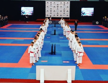 Dünya çempionatında 16-18 yaşlı karateçilər mübarizəyə başlayırlar
