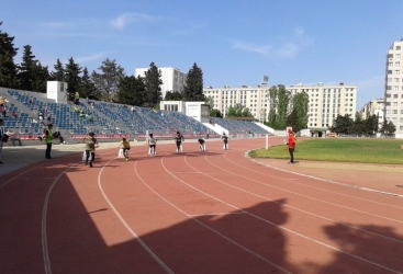 Azərbaycan Atletika Federasiyası milli komandanın açıq havada məşqlərini bərpa edib