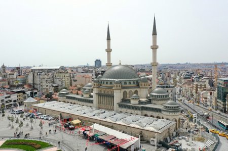 İstanbulun Taksim meydanında inşa edilən məscid Ramazan bayramınadək ibadətə açılacaq