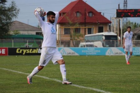 Azərbaycanlı futbolçu Gürcüstanda növbəti oyuna çıxdı