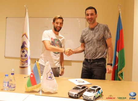 “Qarabağ” klubu xorvatiyalı futbolçusu ilə müqaviləni yeniləyib
