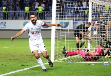 “Neftçi”nin kapitanı Emin Mahmudov Azərbaycan futbolunun tarixinə düşüb