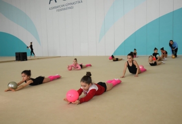 Bölgə gimnastları Bakıda təlim-məşq toplanışında iştirak edirlər