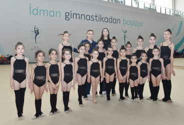 Naxçıvanlı bədii gimnastlar Bakıda təlim-məşq toplanışında iştirak edirlər