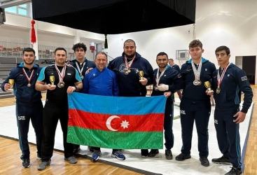 Sumo güləşçilərimiz Macarıstandan 13 medalla qayıdırlar