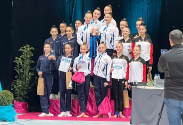 Bədii gimnastlarımız Almaniyada gümüş medal qazanıblar