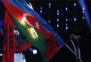 Ermənistanda Avropa Çempionatının açılışında Azərbaycan bayrağı yandırılıb 