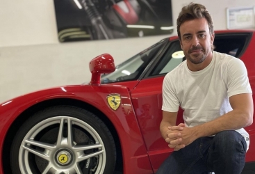 Fernando Alonso özünün “Ferrari Enzo” avtomobilini satışa çıxarıb