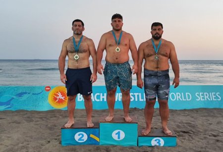 Azərbaycan güləşçisi ardıcıl ikinci dəfə dünya çempionu olub