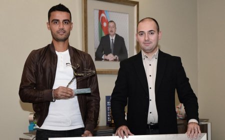 Azərbaycan millisinin sabiq futbolçusu AFFA-da təltif edilib