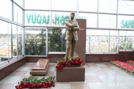 Vüqar Həşimov Memorialının iştirakçıları mərhum şahmatçının məzarını ziyarət ediblər