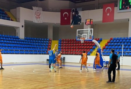 Kişi basketbolçulardan ibarət Azərbaycan millisi yoxlama oyununda qalib gəlib