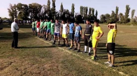 Həvəskarlar arasında mini-futbol turniri
