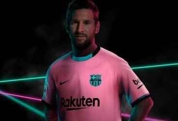 “Barselona” klubunun yeni formasını Lionel Messi təqdim edib