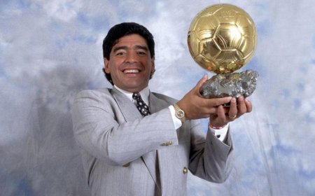 Maradonanın “Qızıl top” mükafatı hərracdan çıxarılıb