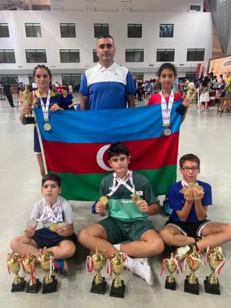 Azərbaycan badmintonçuları beynəlxalq turnirdə 11 medal qazanıblar Azərbaycan badmintonçuları beynəlxalq turnirdə 11 medal qazanıblar