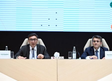 Beynəlxalq yarışlarda uğur qazanmış idmançılar və onların məşqçiləri ilə görüş keçirilib Beynəlxalq yarışlarda uğur qazanmış idmançılar və onların məşqçiləri ilə görüş keçirilib